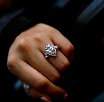 Why Most Couples Sometimes Prefer Three Stone Engagement Rings?