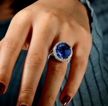 Embrace the Charm of Oval Cut Engagement Rings: The ItaloJewelry Difference