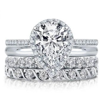 Crafting Memories: The Essence of the Mother Daughter Ring Set