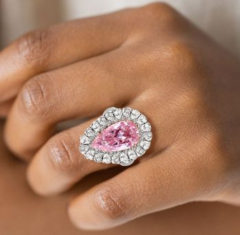 What Makes Italo Jewelry the Best Store for Pear Engagement Rings with Halo?