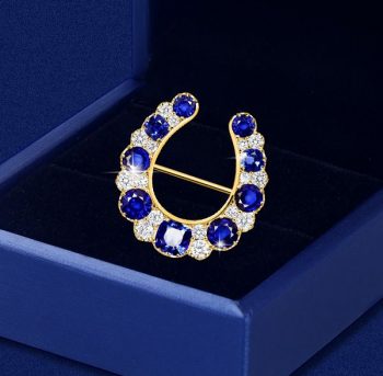 Timeless Elegance and Symbolism: Discover the Beauty of Brooch Jewelry