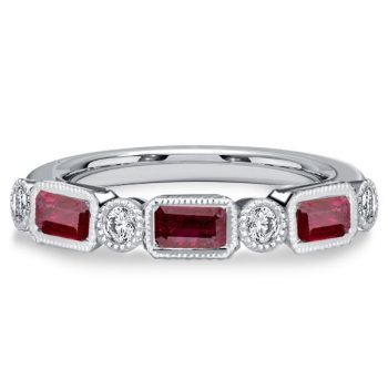 The Charm and Craftsmanship of the Milgrain Bezel Engagement Ring