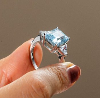 What Makes an Aquamarine Stone Ring So Enchanting and Timeless?