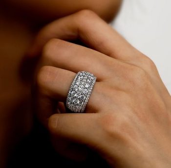 Moissanite Wedding Bands: The Elegant Choice for Lasting Love