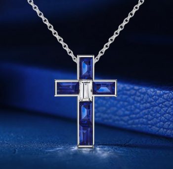 Timeless Elegance: The Meaning and Beauty of the Cross Necklace