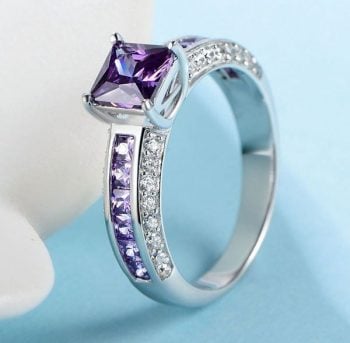 Why Are More Jewelry Lovers Choosing a Purple Sapphire Ring?