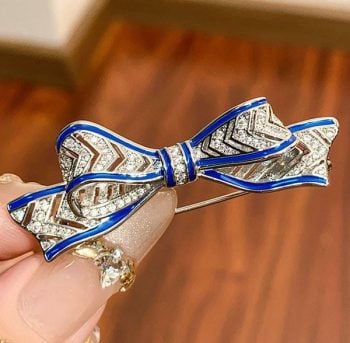 Why Has the Jewelry Brooch Become a Must-Have Accessory in Modern Fashion?