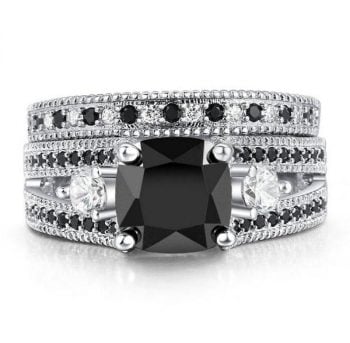 Black and Silver Ring: A Striking Contrast in Modern Jewelry Design