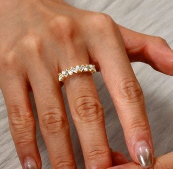 Why Do Couples Love the Iridescent Glow of Vintage Opal Wedding Rings?