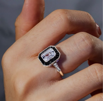 What Is a Black and Blue Ring? Meaning, Color Symbolism, and Why It’s Trending