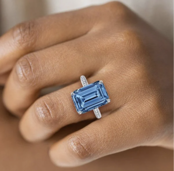 Are Blue Topaz Rings for Women the New Trend in Engagement Jewelry?