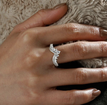 Anniversary Jewelry Gifts: Celebrate Every Milestone with Timeless Elegance