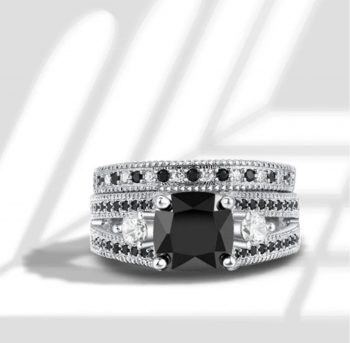 What Is a Black Silver Cocktail Ring and Why Is It Trending in Modern Jewelry?
