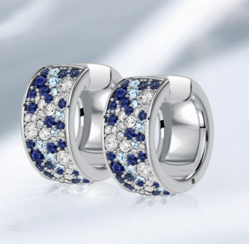 Tiny Hoop Earrings: A Timeless Jewelry Choice for Modern Elegance