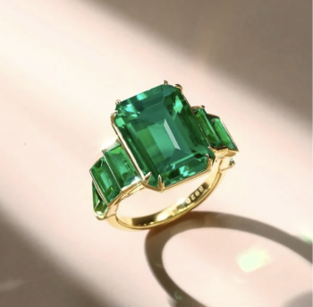 Emerald Cut Emerald Ring: Why Is This Timeless Ring Still One of the Most Popular Choices?