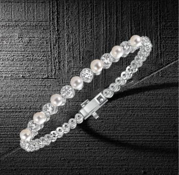 Pearl Bracelet Wedding Guide: How to Choose the Perfect Bridal Bracelet for Your Big Day