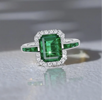Vintage Moissanite Rings: Old-World Beauty for a Modern Love Story