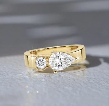 12 Best Jewelry Gifts for Mom from Daughter in 2026