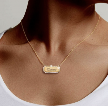 How to Choose Personalized Jewelry as a Gift: Styles, Colors & Meaningful Ideas