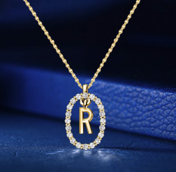 Personalized Christmas Jewelry Gifts for Girlfriend: Romantic Ideas She'll Love